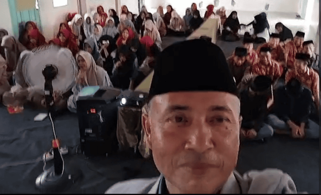 Refleksi Hari Pahlawan: OSIS MA Matsda Ajak Siswa Teladani Semangat Juang Lewat Diskusi di Aula Matsda