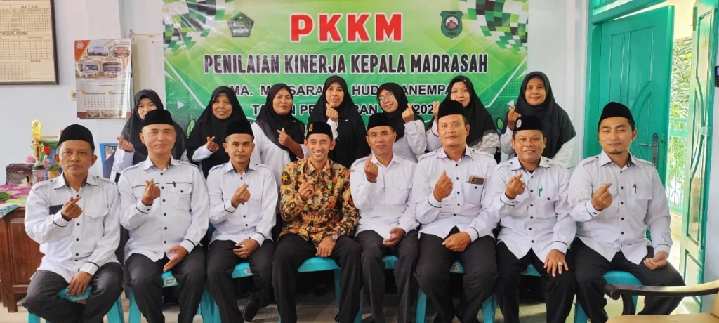 Pererat Silaturrahim Dengan Pelaksanaan Penilaian Kinerja Kepala Madrasah (PKKM) di MA Matsaratul Huda Panempan Pamekasan