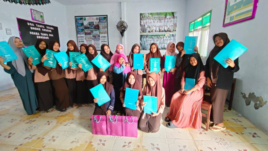 MA Matsaratul Huda Panempan Gelar Penerimaan Raport Semester Ganjil